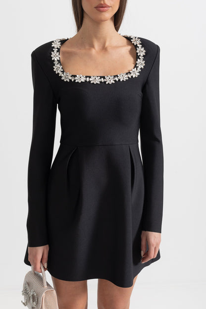 Vestido Elegante Com Decote Quadrado E Detalhes Florais Prateados - Preto