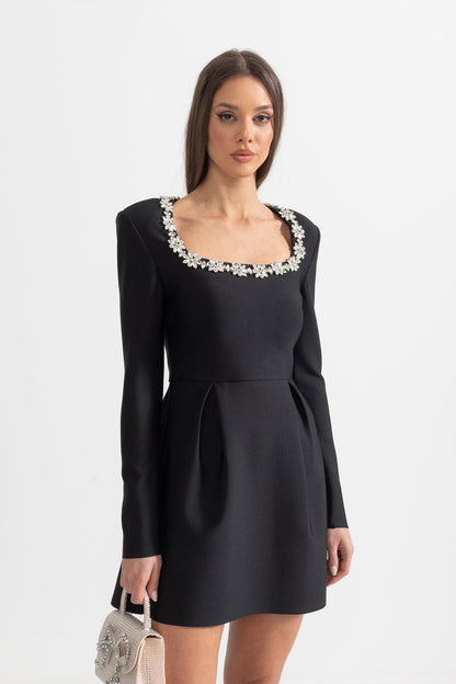 Vestido Elegante Com Decote Quadrado E Detalhes Florais Prateados - Preto