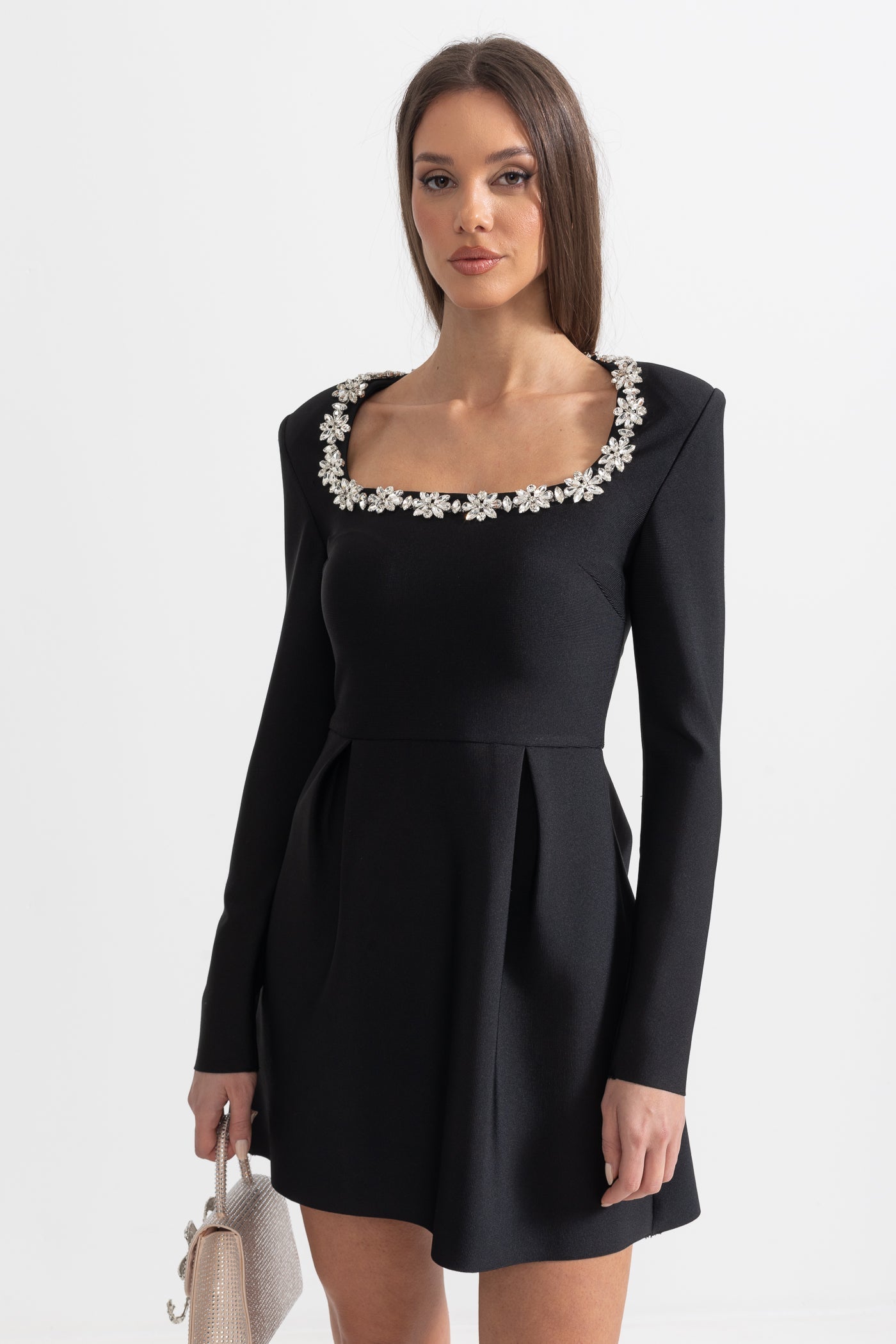 Vestido Elegante Com Decote Quadrado E Detalhes Florais Prateados - Preto