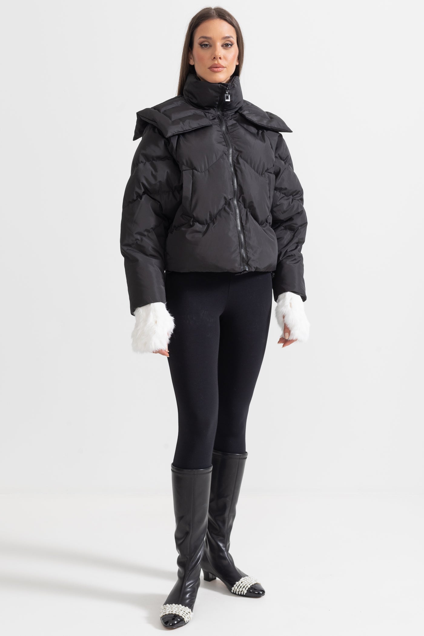 Casaco Puff Contemporâneo Com Ombreiras Oversized - Preto