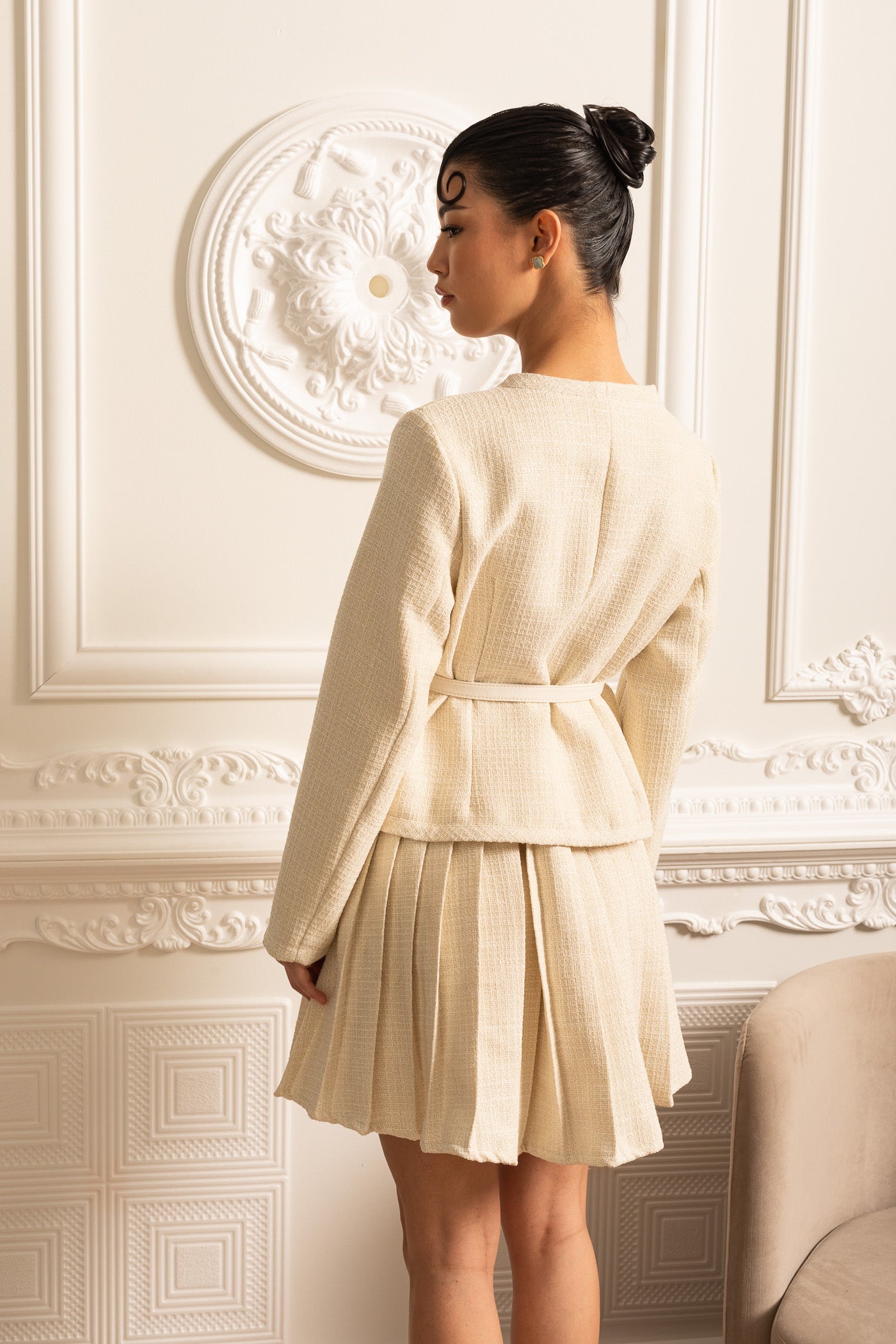 Conjunto Texturizado Com Top De Mangas Compridas E Saia Mini Plissada A Condizer - Ivoire