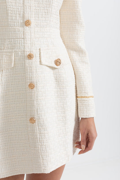 Vestido Mini Texturizado Com Botões Dourados E Bolsos Frontais - Ivoire