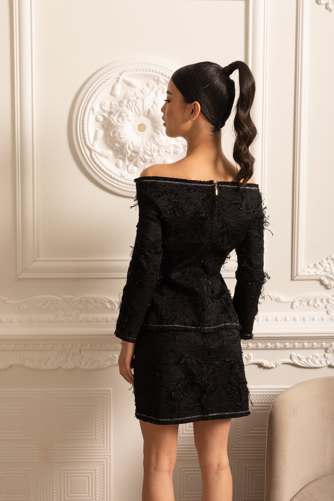 Conjunto Texturizado Off-Shoulder com Acentos de Laço Branco - Preto