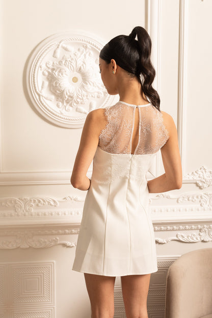 Vestido Mini Etéreo Ombré com Acentos de Renda - Branco