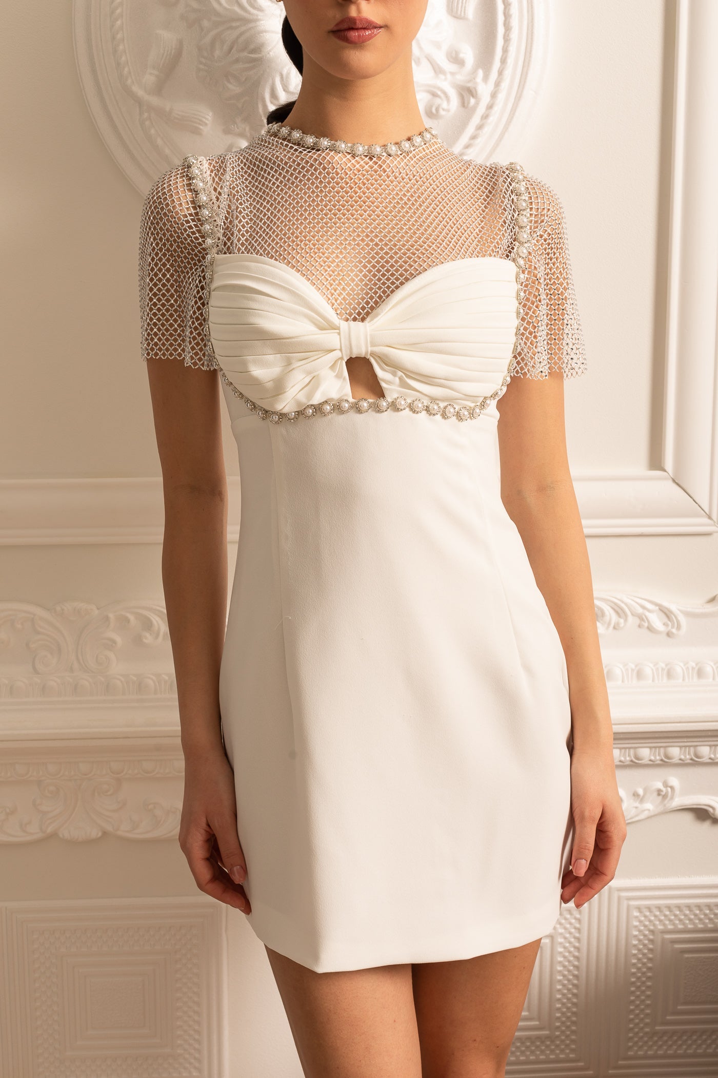 Vestido Mini Elegante Com Top De Rede E Aplicações De Pérolas - Branco