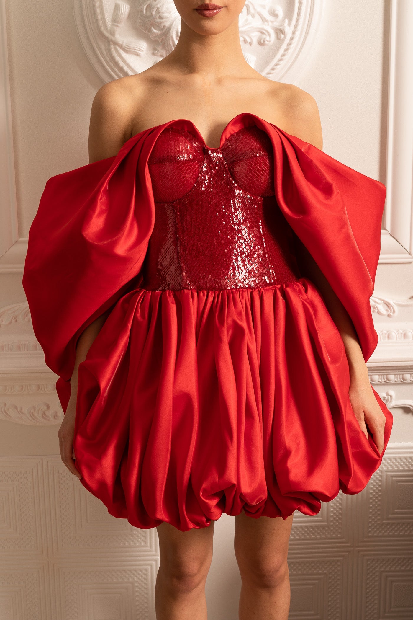 Vestido Off-Shoulder Com Saia Volumosa E Mangas Fluidas - Vermelho