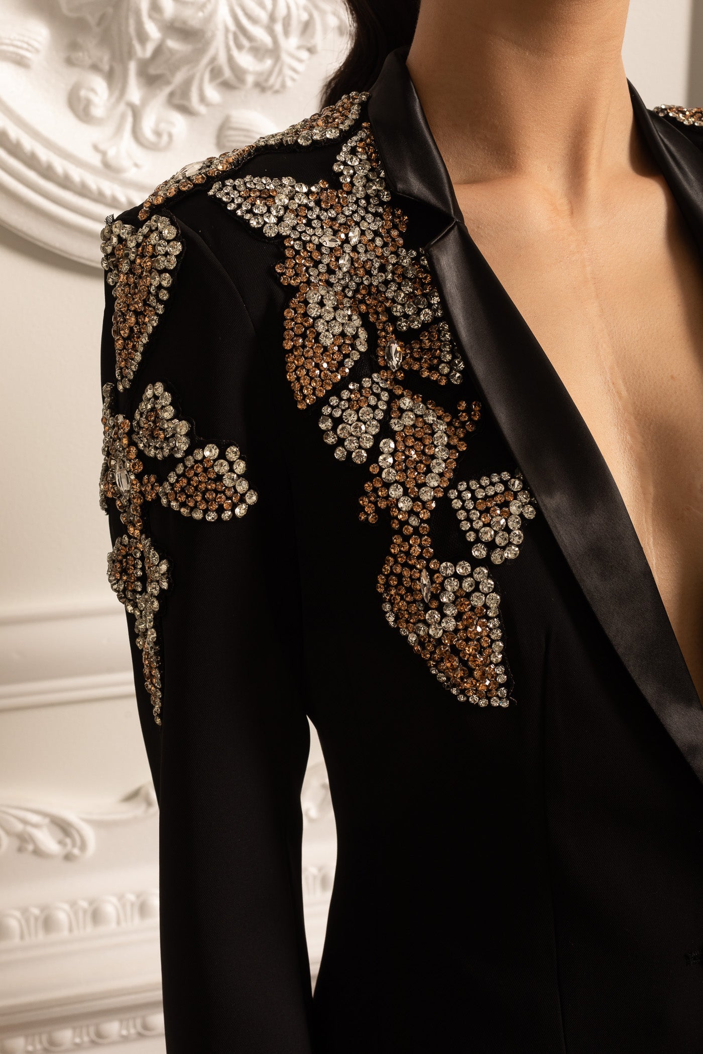 Conjunto Elegante Com Blazer Decorado Com Diamantes E Calças Longas Largas Coordenadas - Preto