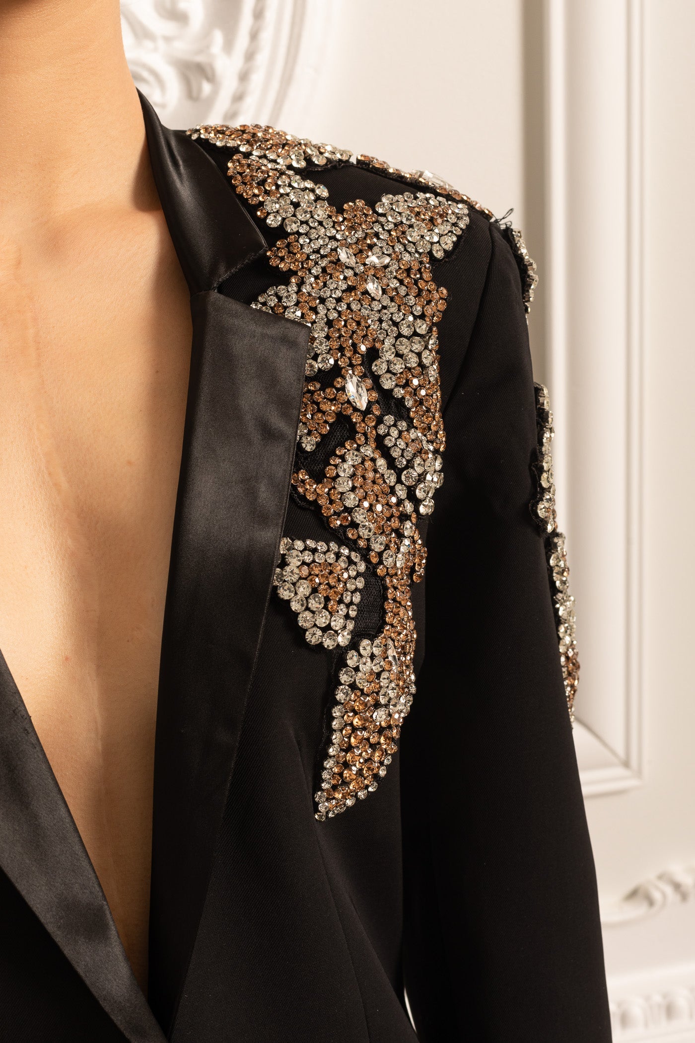 Conjunto Elegante Com Blazer Decorado Com Diamantes E Calças Longas Largas Coordenadas - Preto