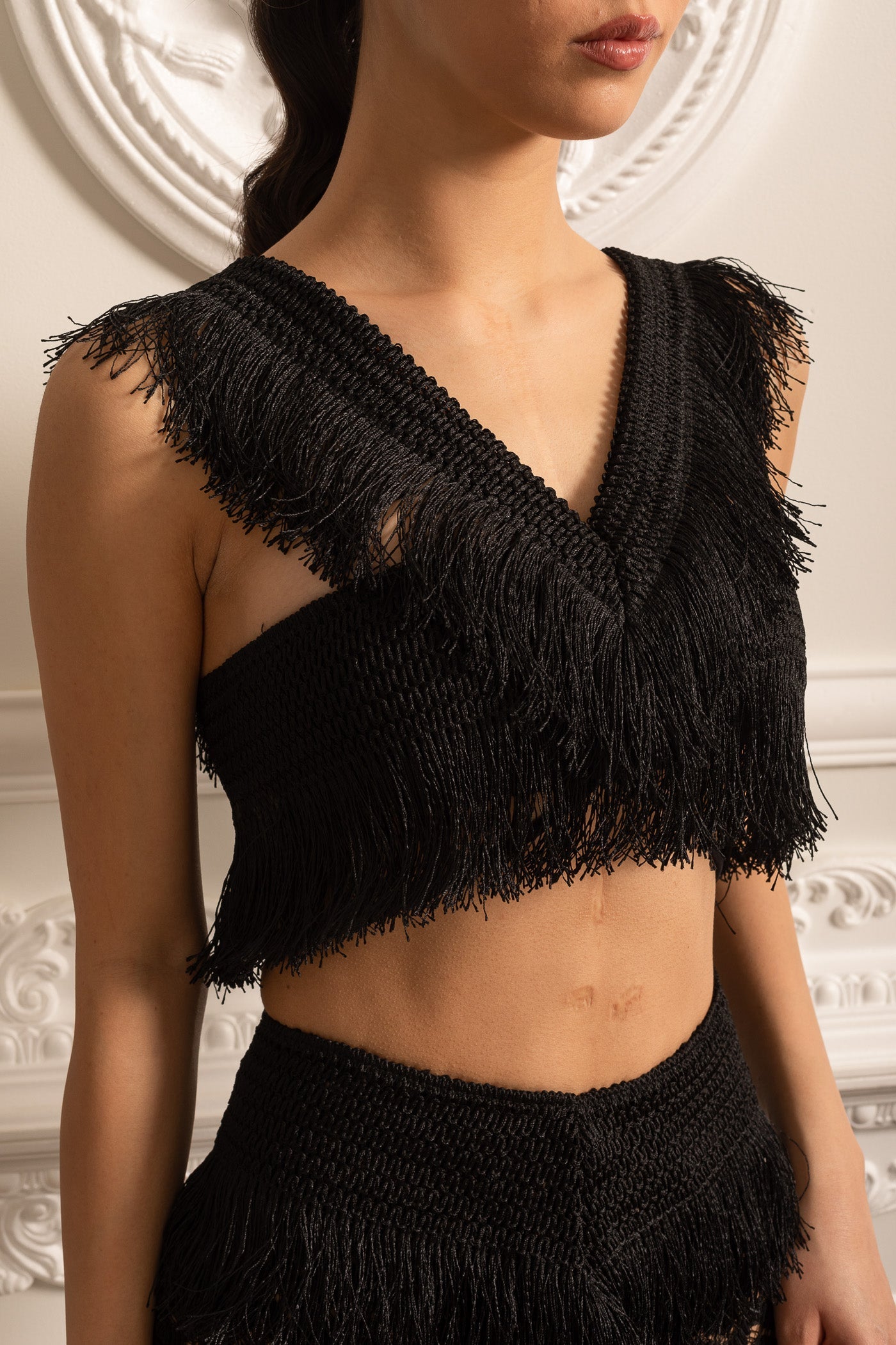 Conjunto Franjado Com Top Crop Sem Mangas E Saia Longa Transparente - Preto