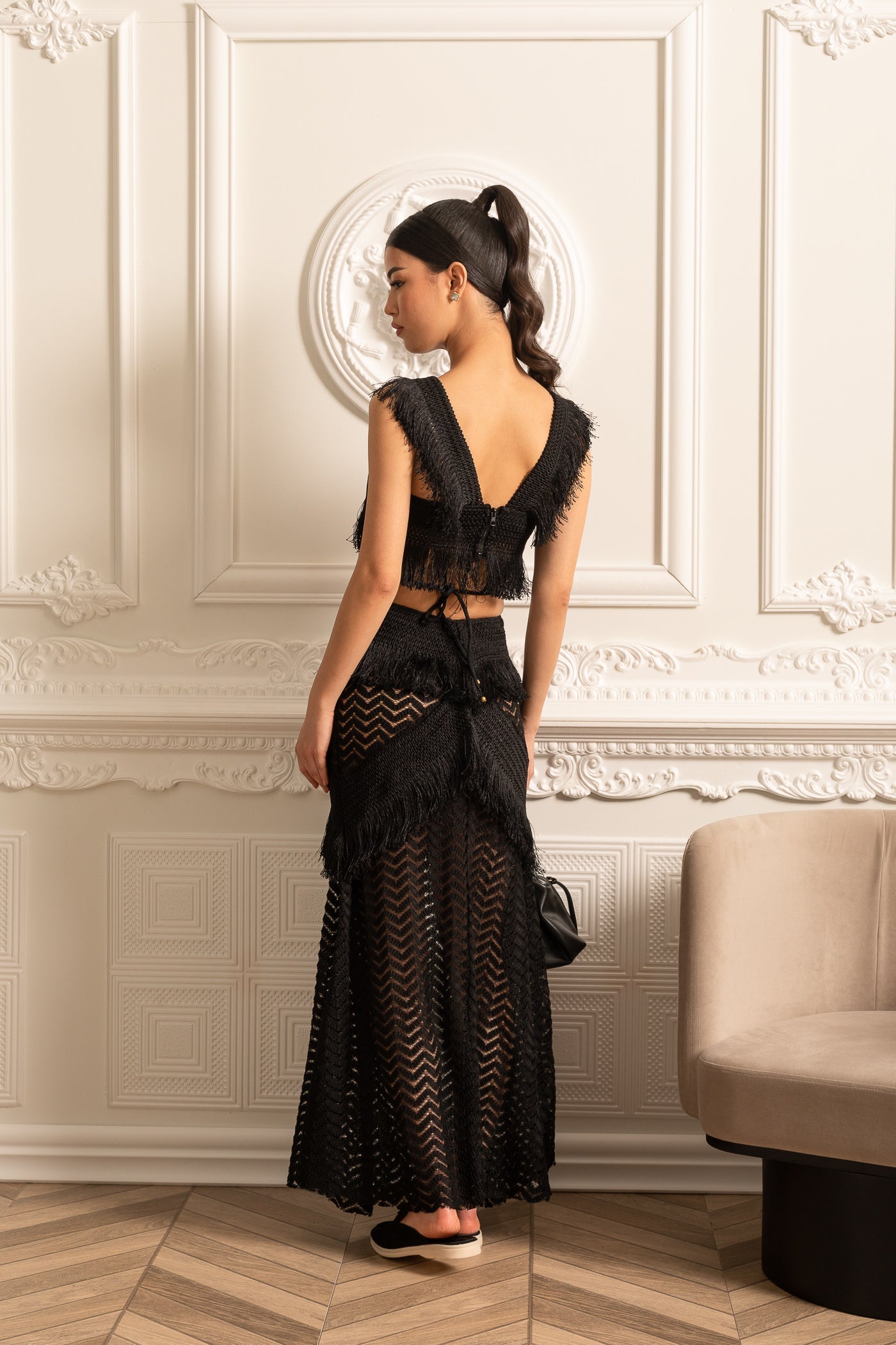 Conjunto Franjado Com Top Crop Sem Mangas E Saia Longa Transparente - Preto