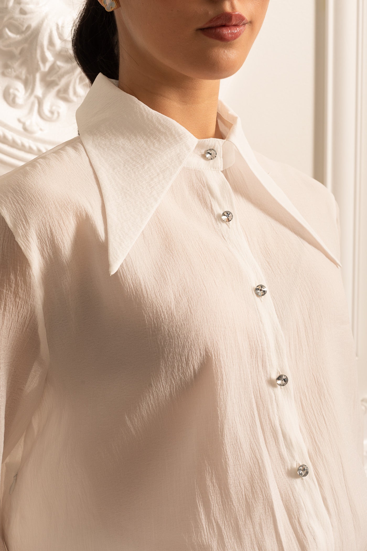 Camisa de Botões com Cintura Ajustada - Branca