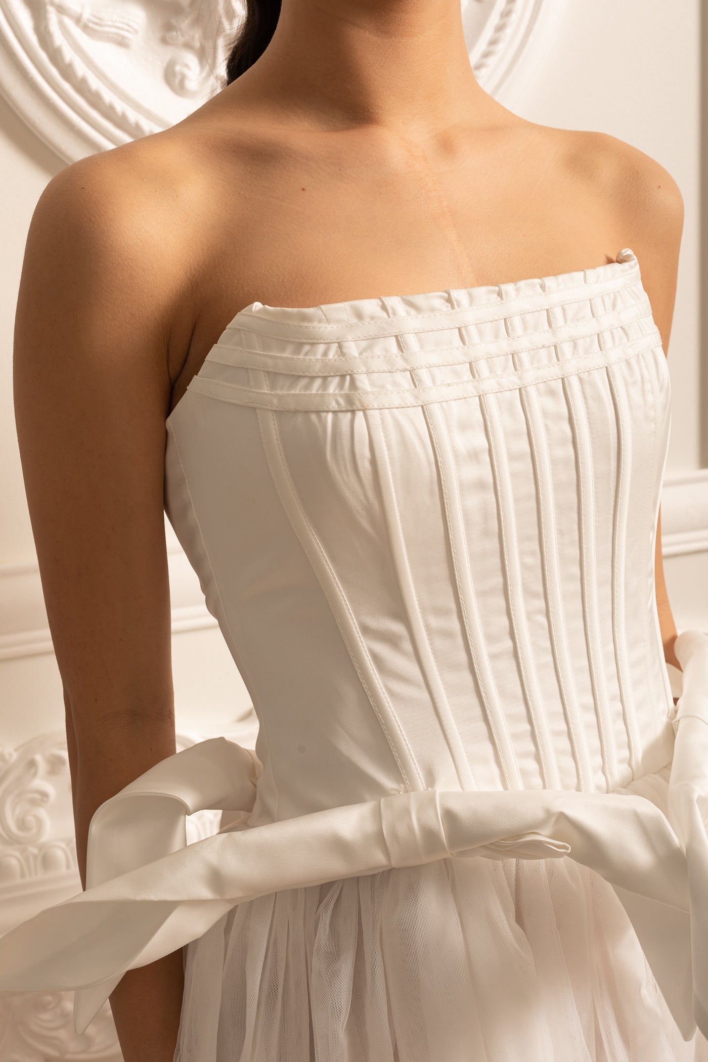 Vestido de Corpete com Saia Mini de Tule e Laços na Cintura - Branco