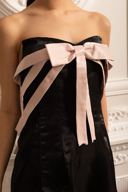 Vestido Mini de Cetim com Laço Frontal Contrastante - Preto