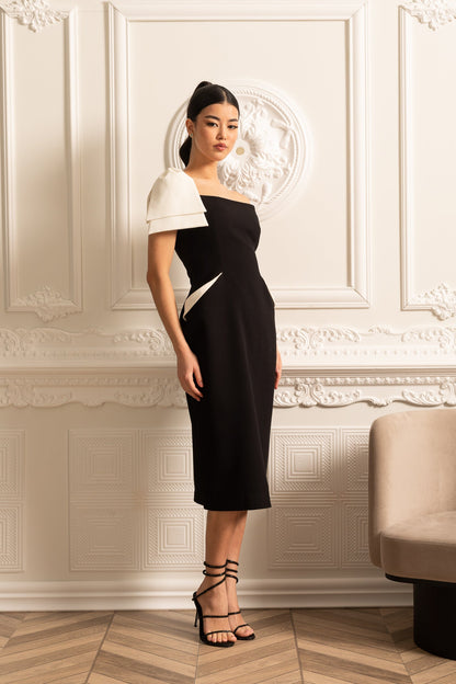 Vestido Justo de Um Ombro com Detalhes Brancos - Preto