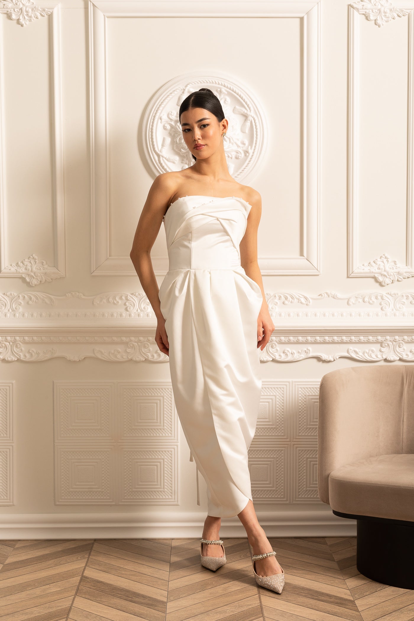 Vestido Midi Sem Alças Com Detalhes Plissados no Peito - Branco