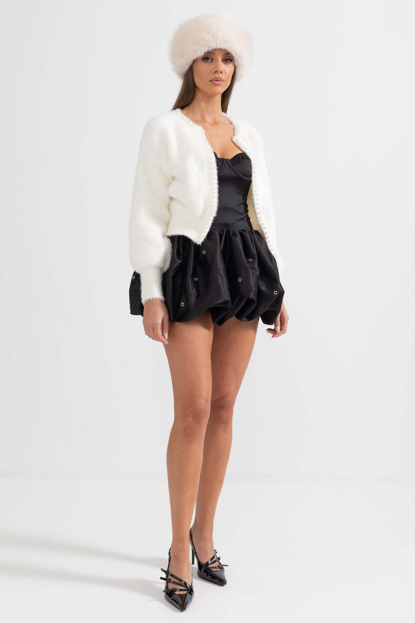 Cardigã Fluffy com Detalhes em Pérolas - Branco