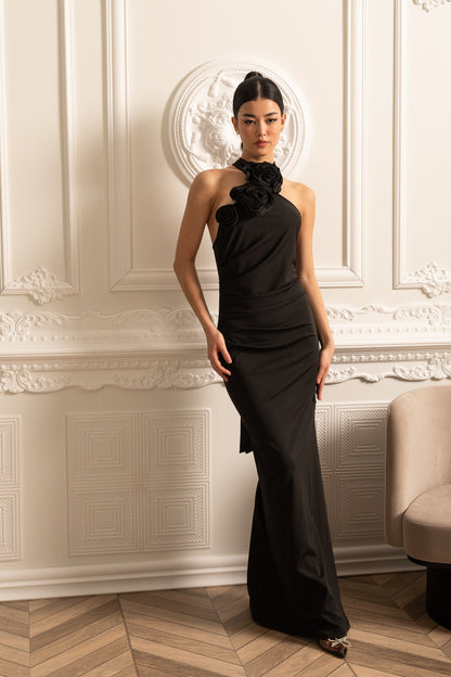Vestido Justo Com Rosas 3D No Decote E Fenda Lateral - Preto