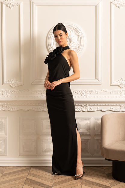Vestido Justo Com Rosas 3D No Decote E Fenda Lateral - Preto