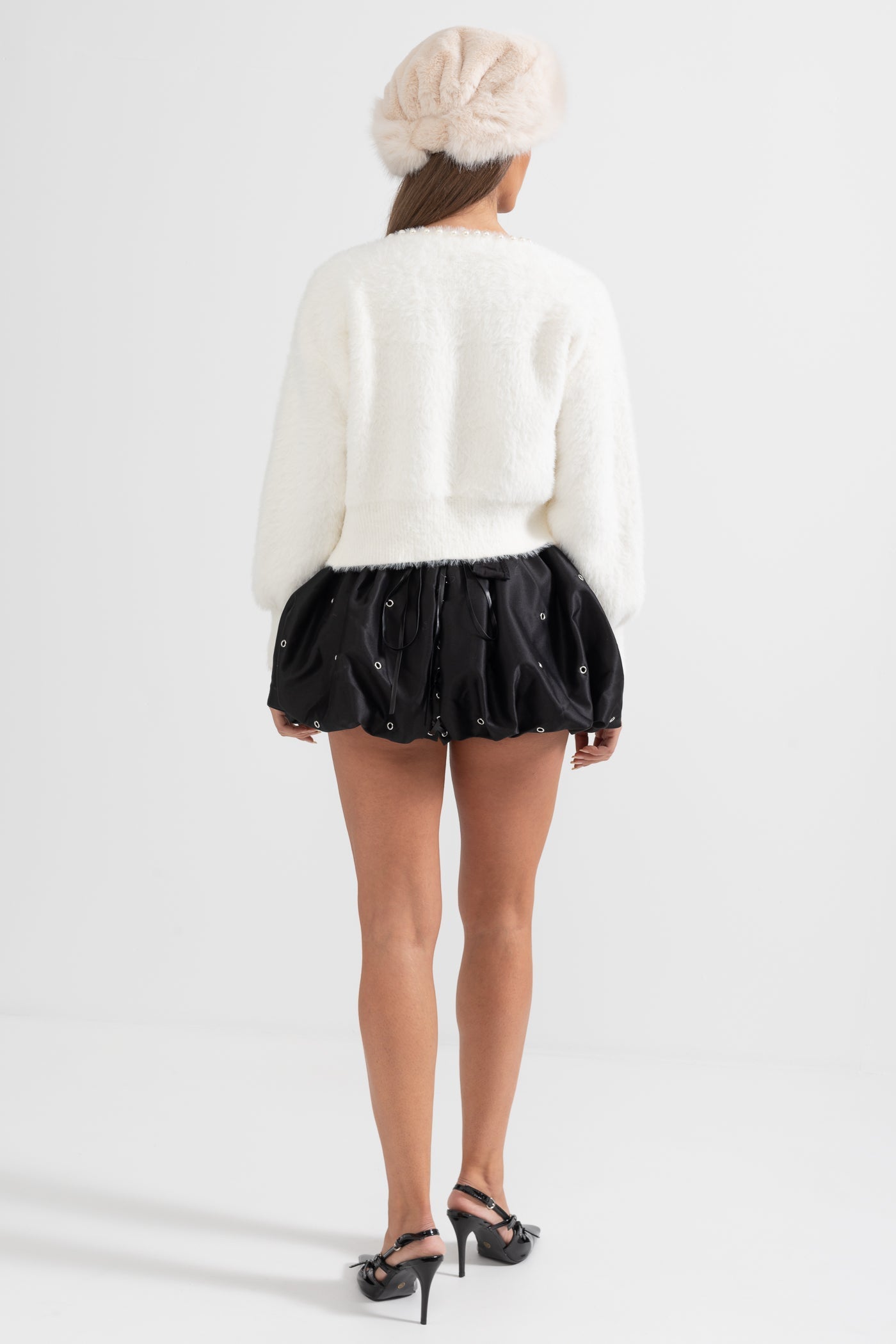 Cardigã Fluffy com Detalhes em Pérolas - Branco