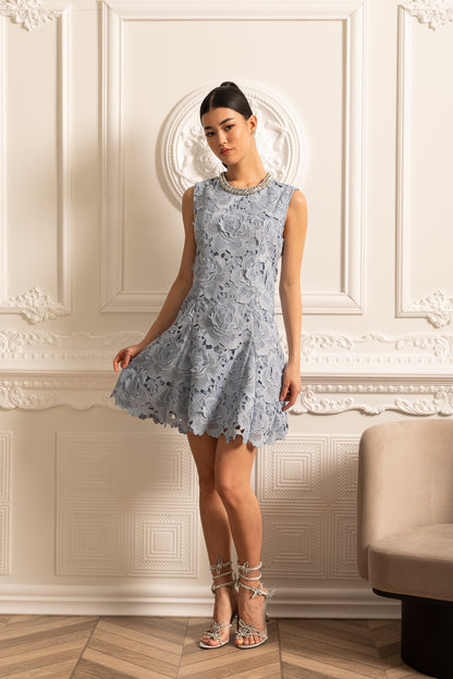 Vestido Mini de Renda com Padrão Floral e Decote Brilhante - Azul