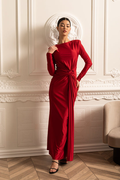 Vestido de Cetim com Mangas Longas, Drapê Lateral e Detalhe de Cintura Torcida - Vermelho