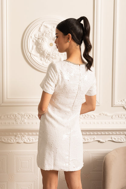 Vestido Mini de Lantejoulas com Broches Florais e Decote Brilhante - Branco