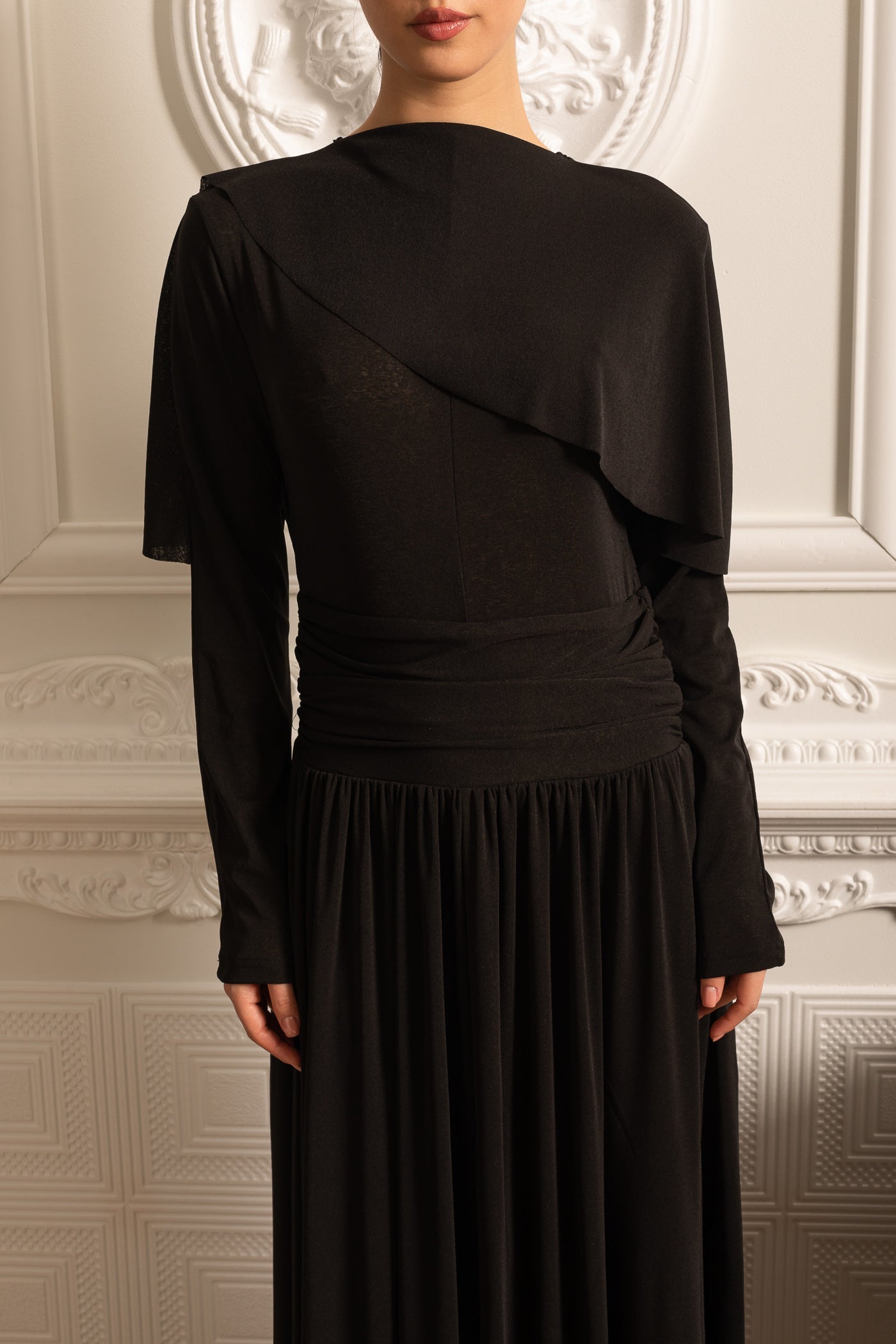 Vestido Elegante Com Cintura Pregueada, Saia Maxi Pregueada E Top Camponês em Camadas - Preto