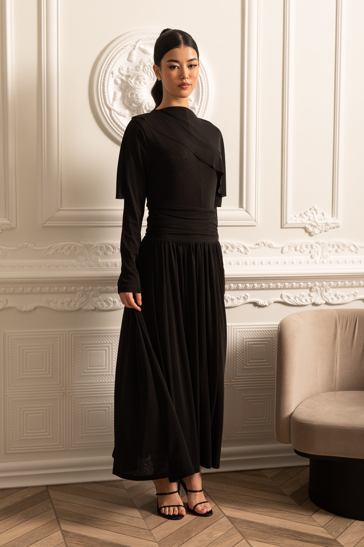 Vestido Elegante Com Cintura Pregueada, Saia Maxi Pregueada E Top Camponês em Camadas - Preto