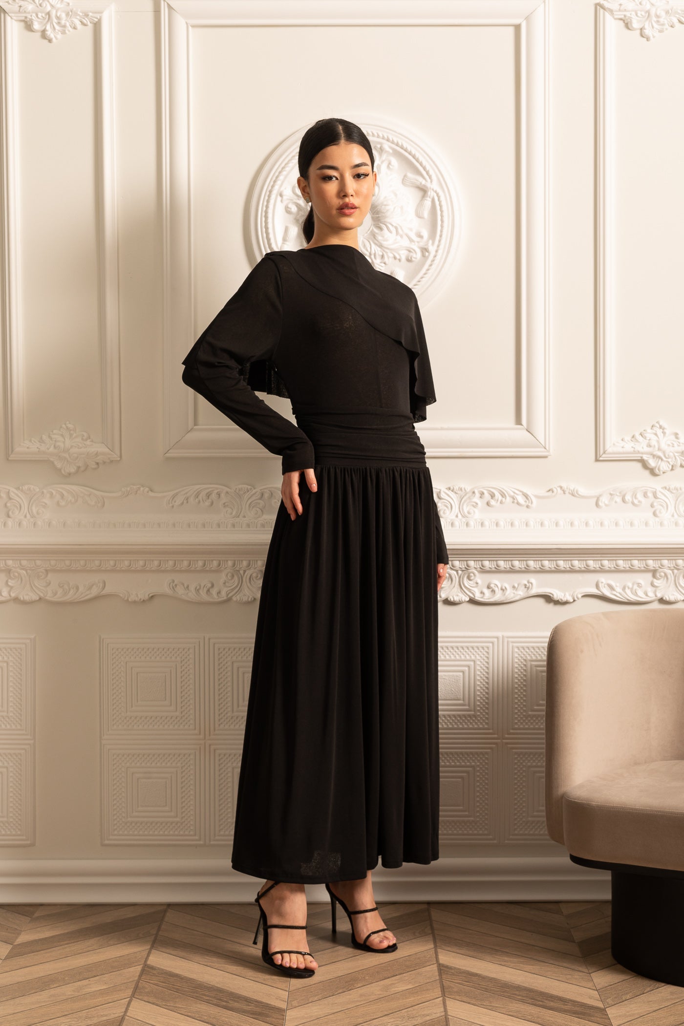 Vestido Elegante Com Cintura Pregueada, Saia Maxi Pregueada E Top Camponês em Camadas - Preto