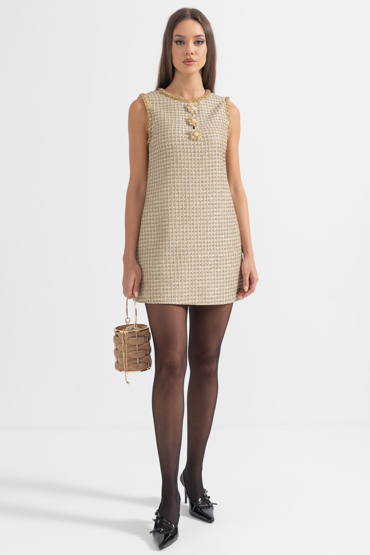 Vestido Mini com Padrão e Acentos Dourados - Ouro