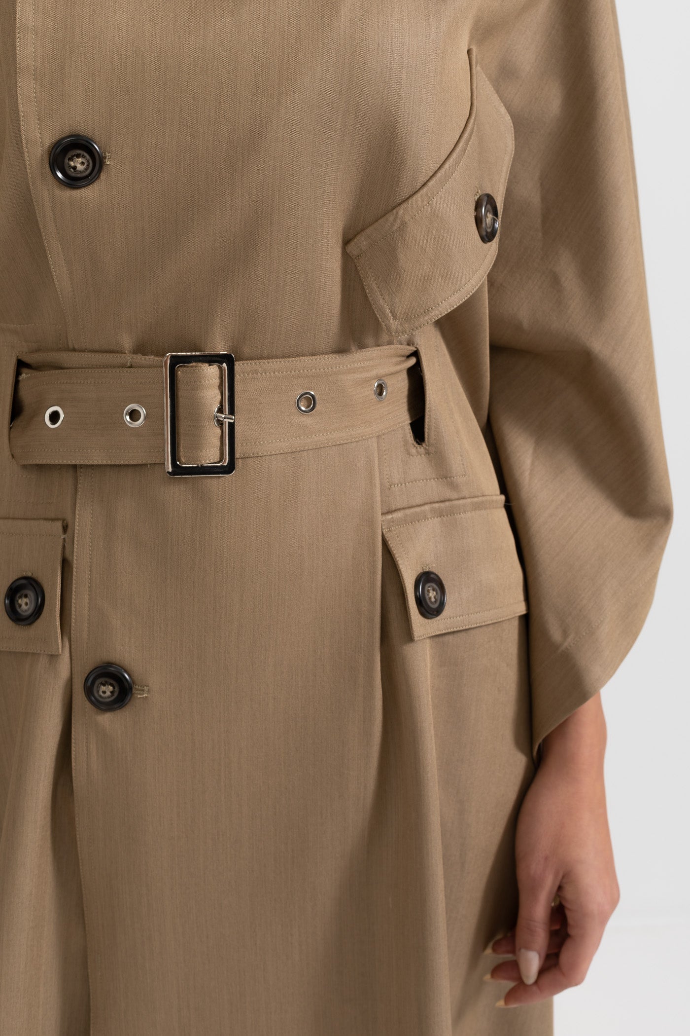 Trench Coat com Mangas em Forma de Capa - Caqui