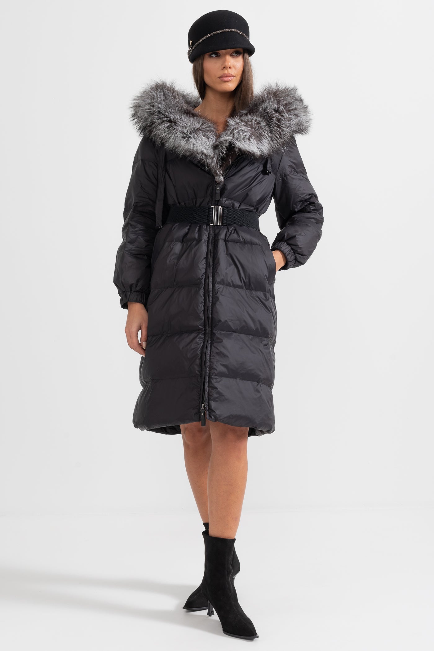 Casaco Puffer Longo com Capuz Forrado a Pele de Raposa Cinza - Preto