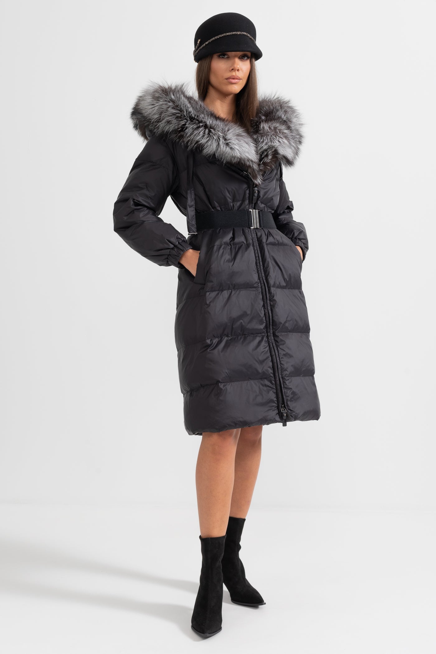 Casaco Puffer Longo com Capuz Forrado a Pele de Raposa Cinza - Preto