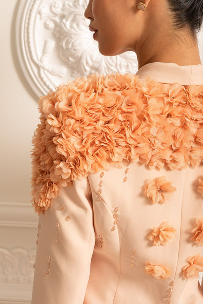 Sobretudo Longo Com Acentos Florais 3D Contrastantes Nos Ombros E Costas - Pêssego