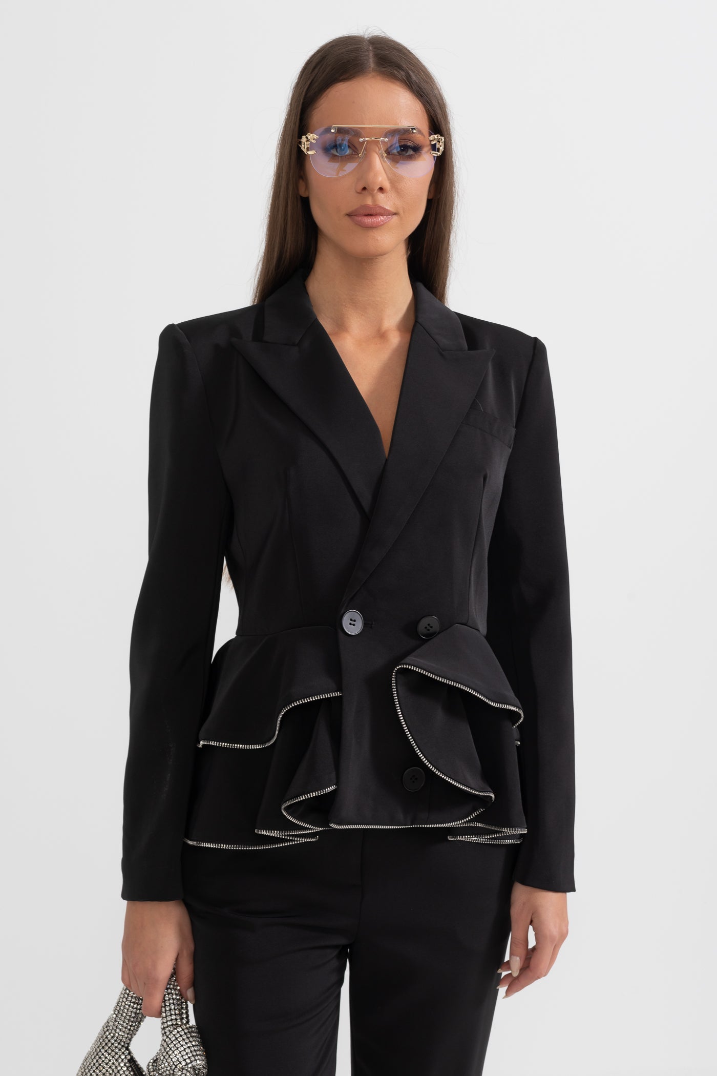 Conjunto Co-Ord Contemporâneo Com Detalhes Ruffle E Zíperes - Preto