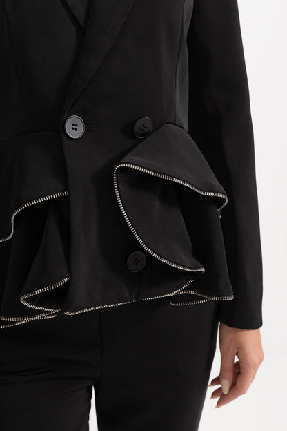 Conjunto Co-Ord Contemporâneo Com Detalhes Ruffle E Zíperes - Preto
