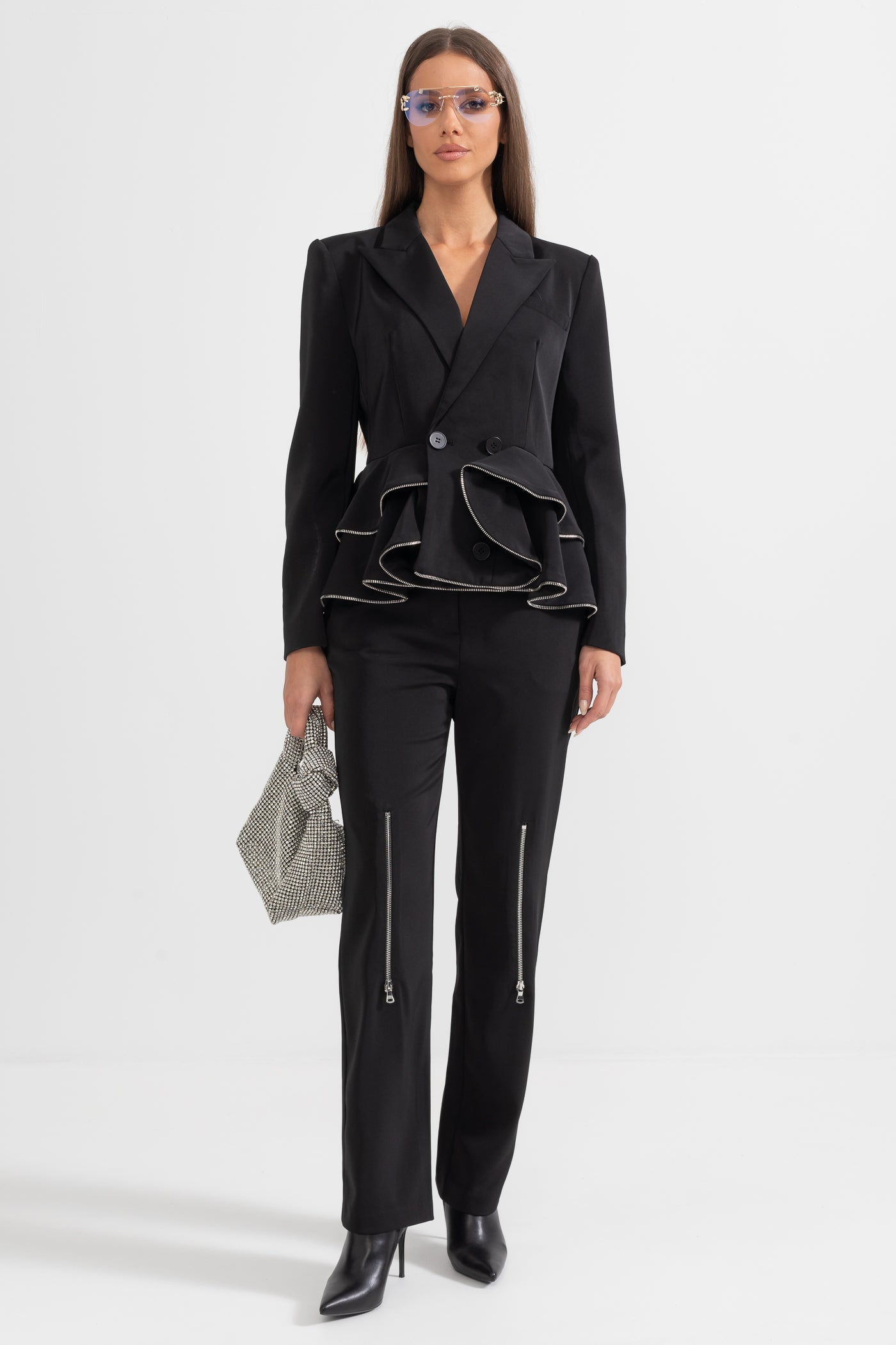 Conjunto Co-Ord Contemporâneo Com Detalhes Ruffle E Zíperes - Preto