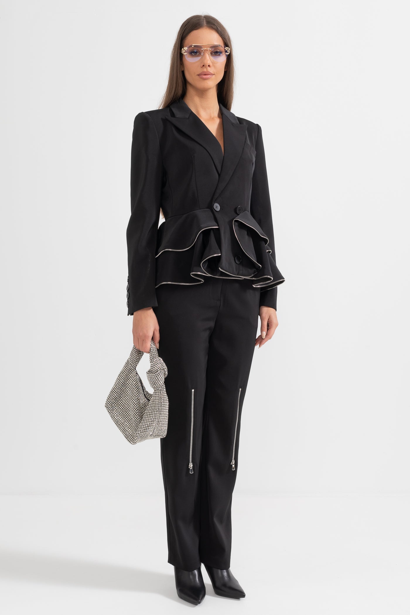 Conjunto Co-Ord Contemporâneo Com Detalhes Ruffle E Zíperes - Preto