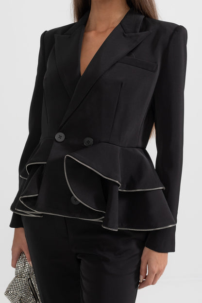 Conjunto Co-Ord Contemporâneo Com Detalhes Ruffle E Zíperes - Preto