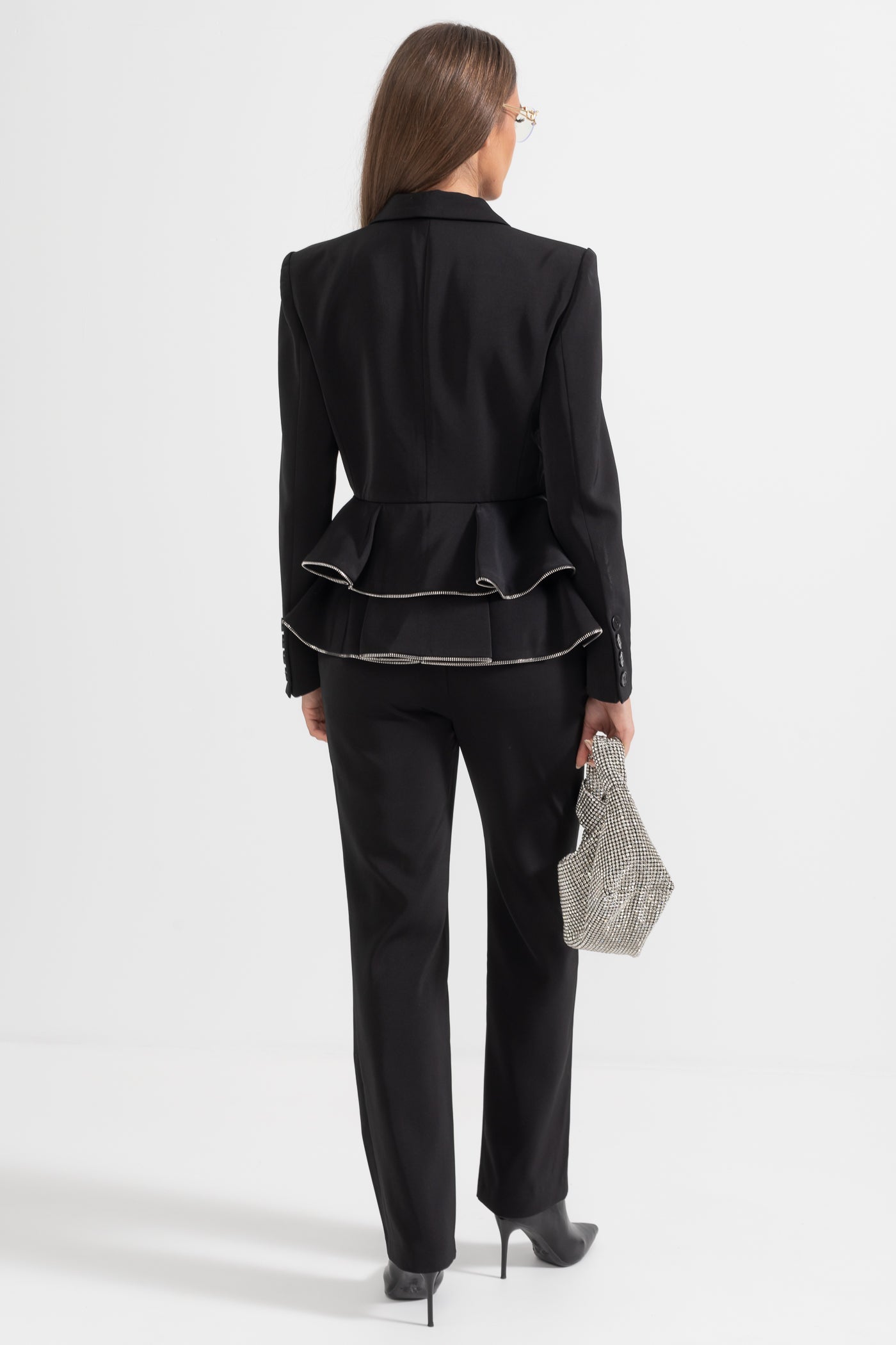 Conjunto Co-Ord Contemporâneo Com Detalhes Ruffle E Zíperes - Preto