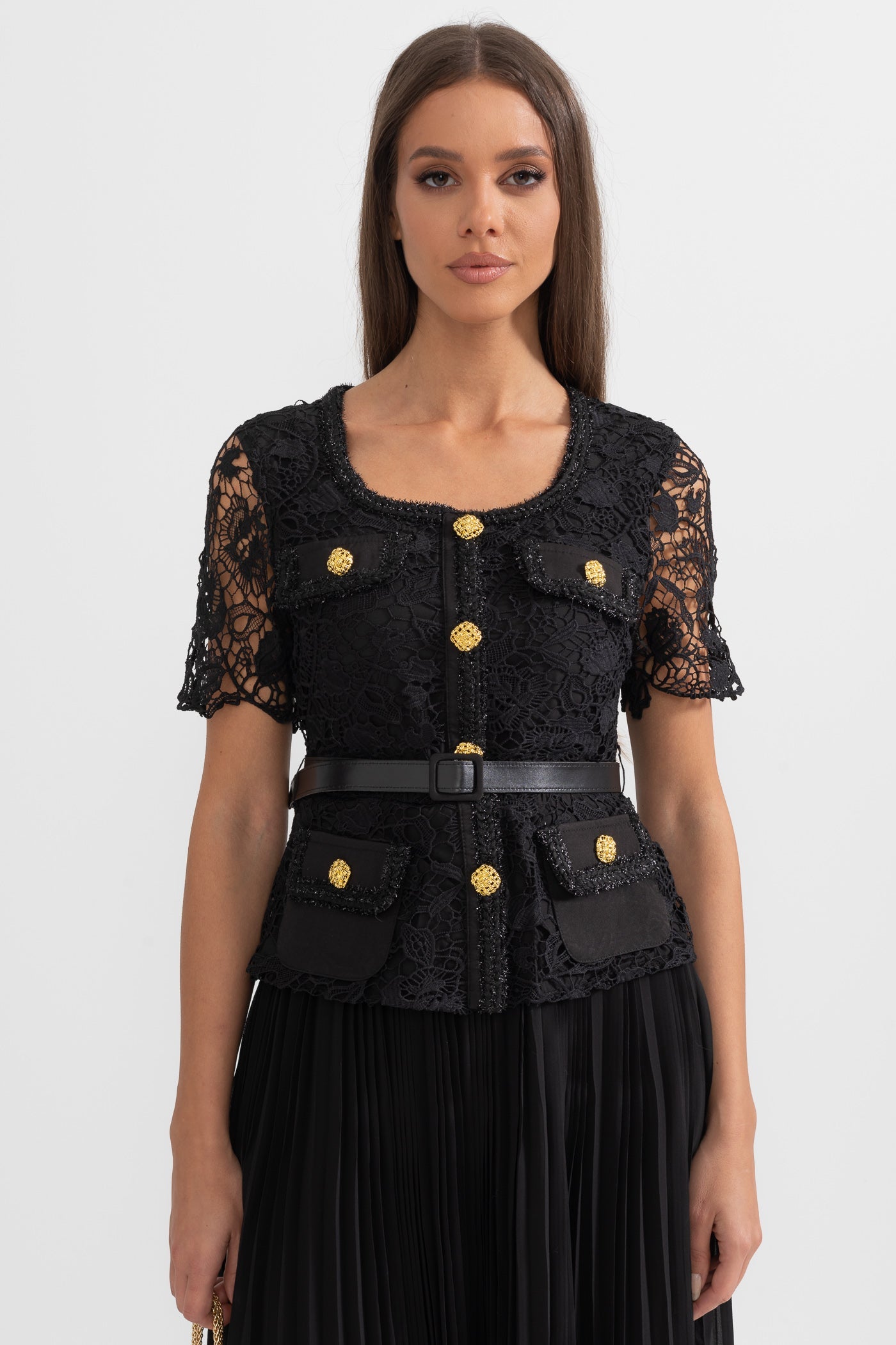 Vestido Elegante de Manga Curta com Top de Renda e Saia Larga - Preto