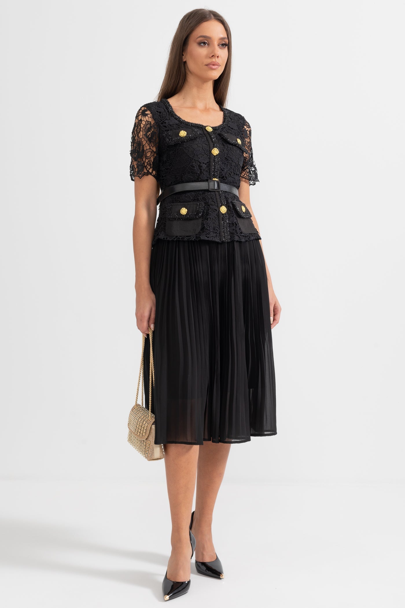 Vestido Elegante de Manga Curta com Top de Renda e Saia Larga - Preto