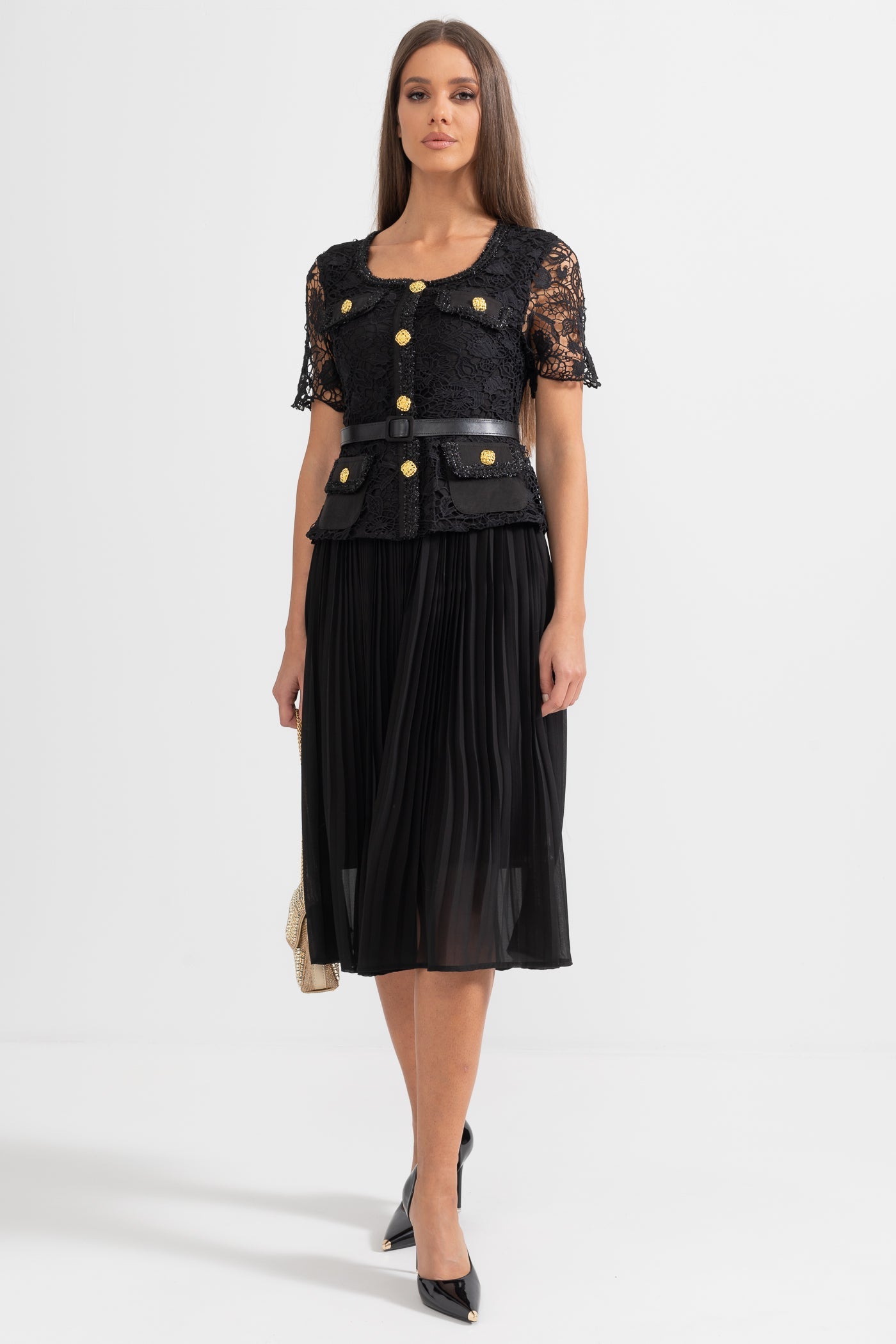 Vestido Elegante de Manga Curta com Top de Renda e Saia Larga - Preto