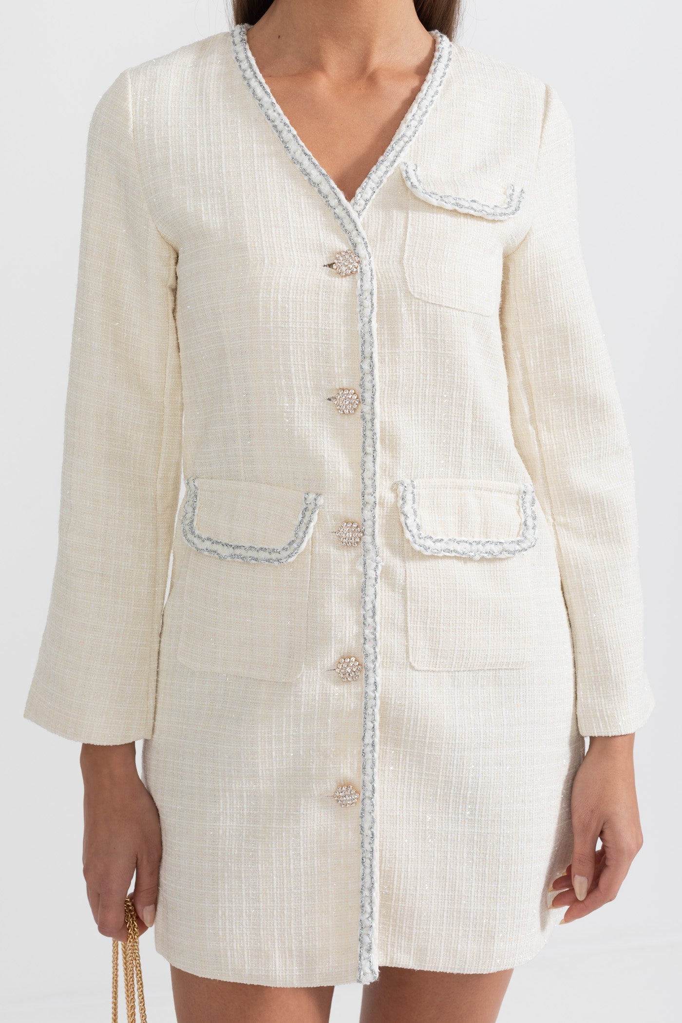 Vestido Moderno com Costura Prateada - Branco