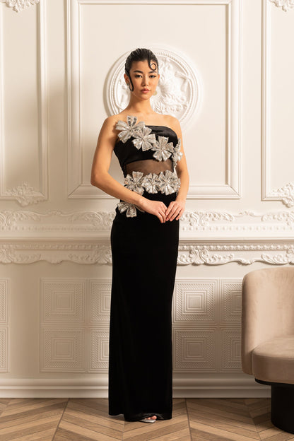 Vestido Elegante Com Acentos de Flores Prateadas e Saia Maxi - Preto