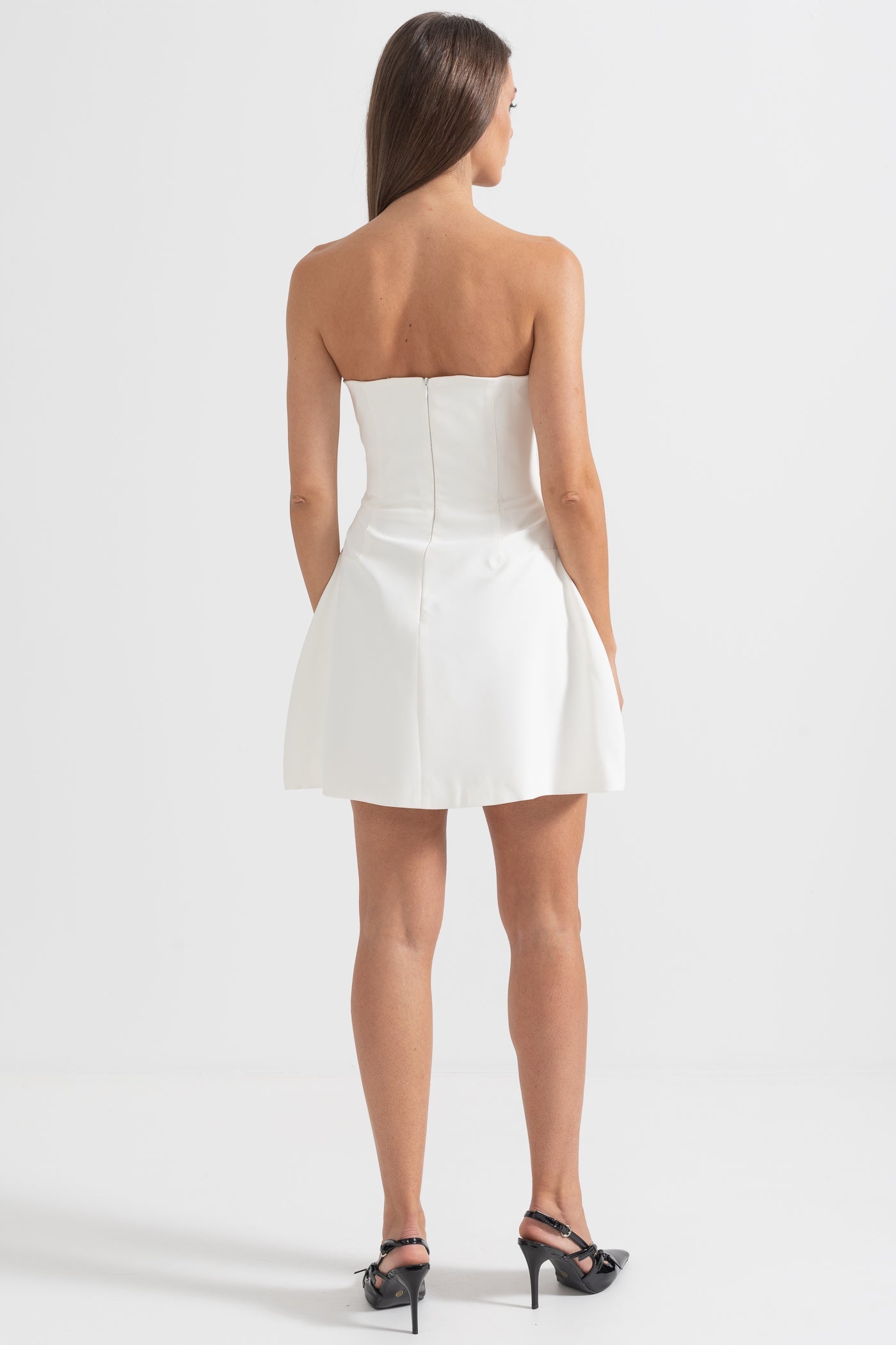 Vestido Mini Sem Mangas com Adornos de Cristal - Branco