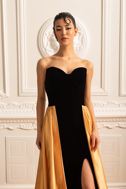 Vestido de Veludo com Corpete Ajustado e Saia Fluida de Cetim Dourado - Preto