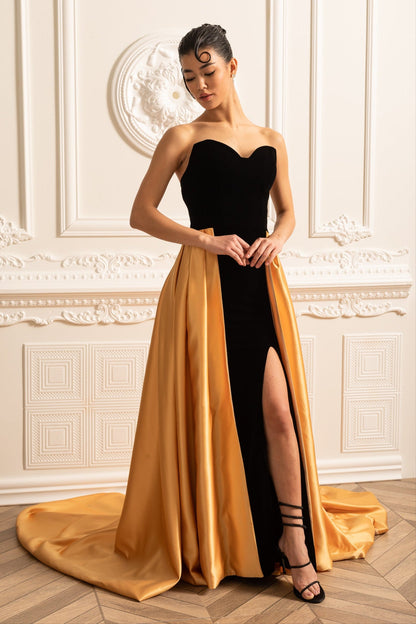 Vestido de Veludo com Corpete Ajustado e Saia Fluida de Cetim Dourado - Preto