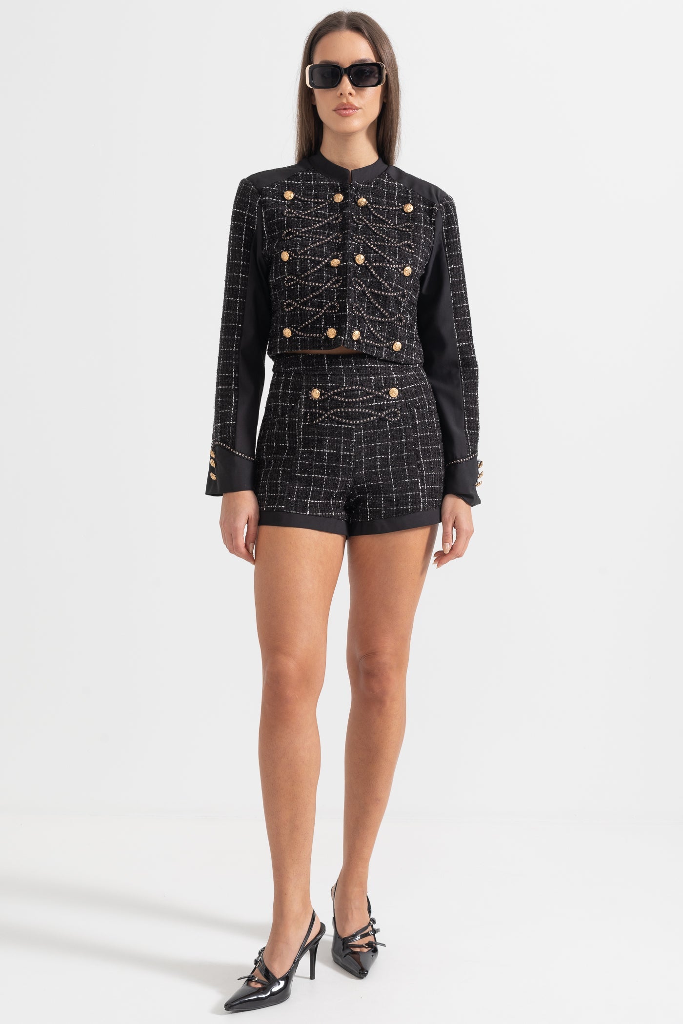 Conjunto de Tweed em Duas Peças com Padrão Quadrado e Detalhes Dourados - Preto