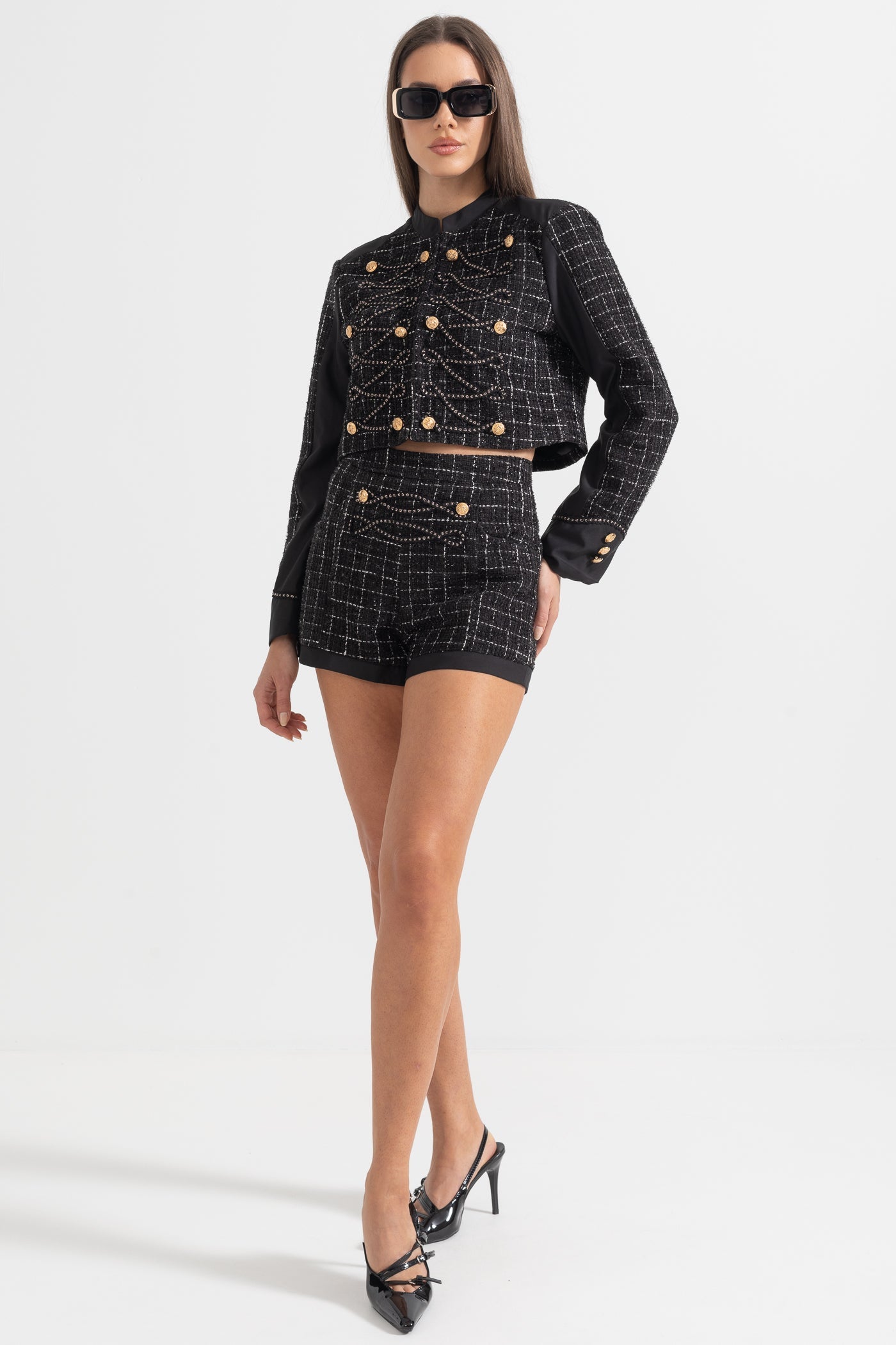 Conjunto de Tweed em Duas Peças com Padrão Quadrado e Detalhes Dourados - Preto